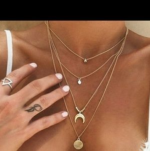 Gold layerd necklace